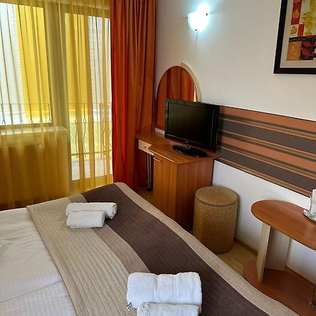 Restaurant Motel Dolorean Săcele Εξωτερικό φωτογραφία
