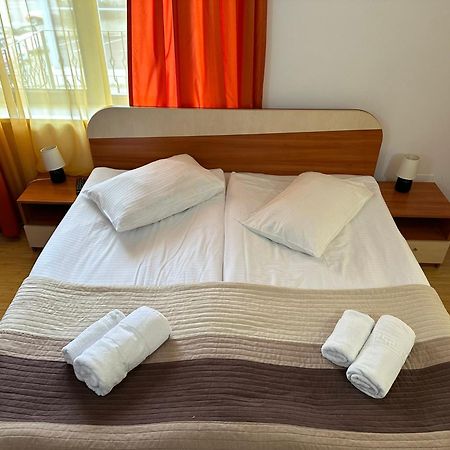 Restaurant Motel Dolorean Săcele Εξωτερικό φωτογραφία