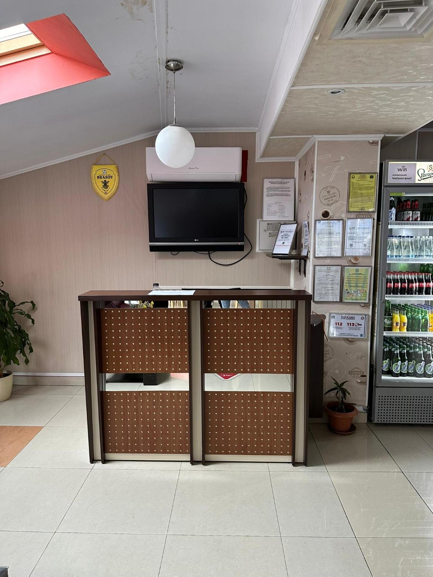 Restaurant Motel Dolorean Săcele Εξωτερικό φωτογραφία