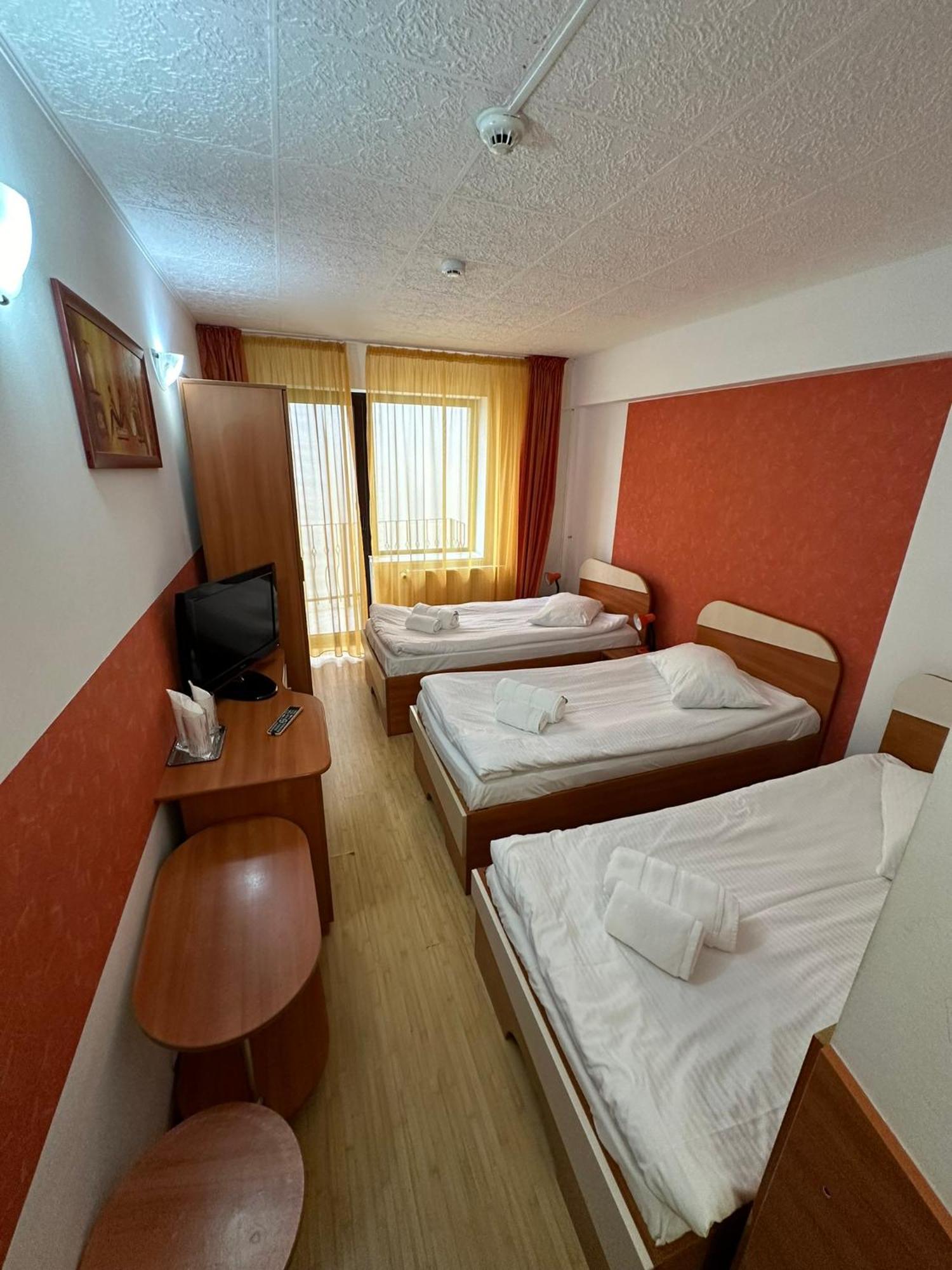 Restaurant Motel Dolorean Săcele Εξωτερικό φωτογραφία