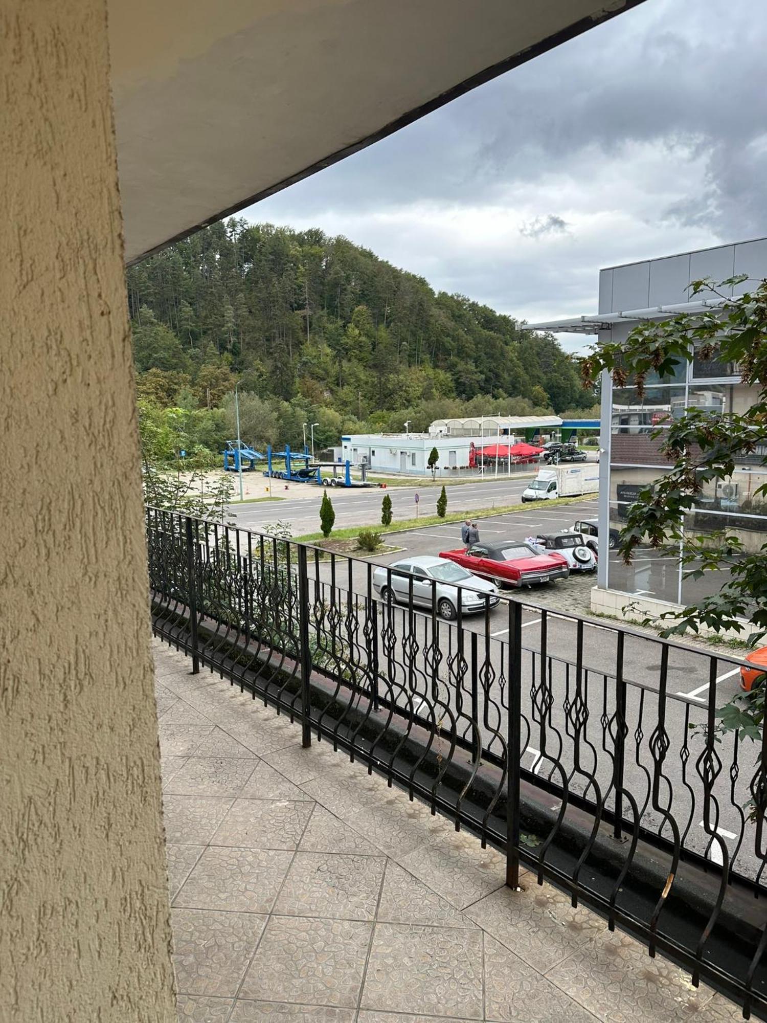 Restaurant Motel Dolorean Săcele Εξωτερικό φωτογραφία