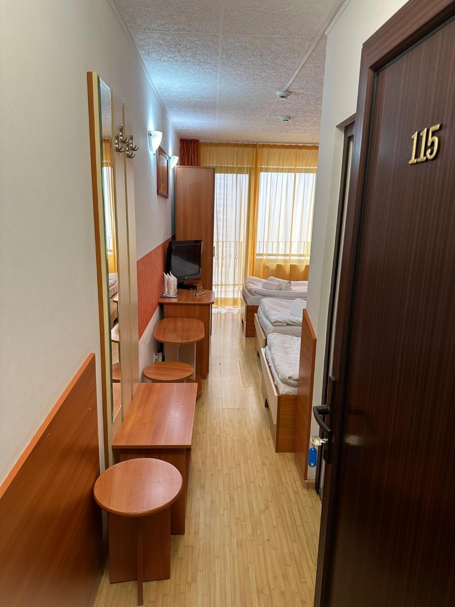 Restaurant Motel Dolorean Săcele Εξωτερικό φωτογραφία