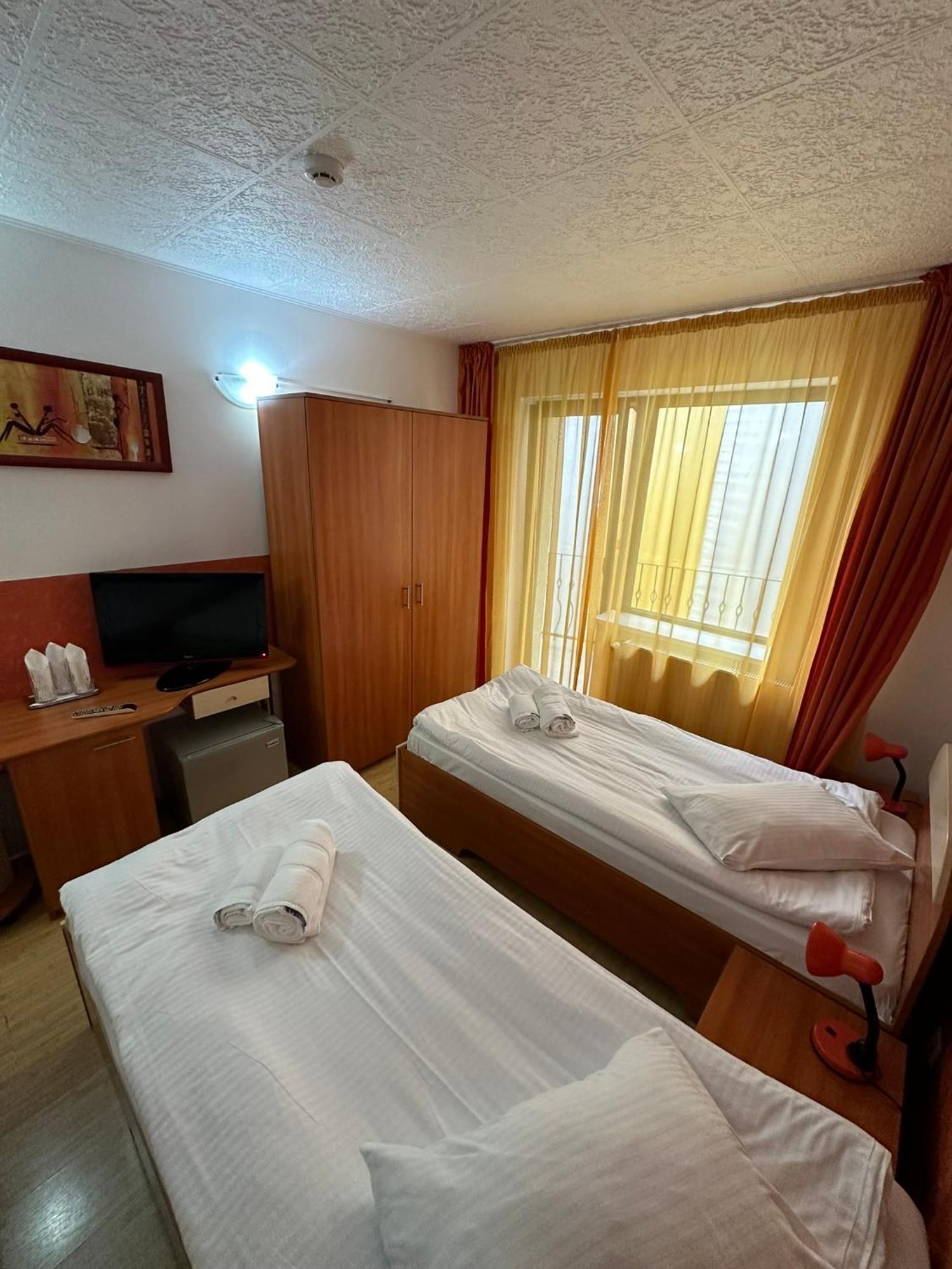 Restaurant Motel Dolorean Săcele Εξωτερικό φωτογραφία